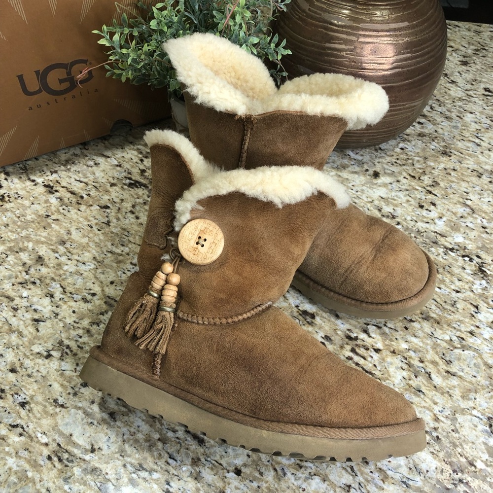 Ugg Bailey Boots Brown Suede w/ Wool & Ugg Button Tassel 7